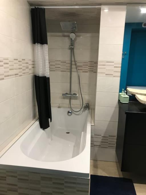 Paisible Logement Tout Equipe Pour 1 A 6 Personnes Ebersheim Luaran gambar