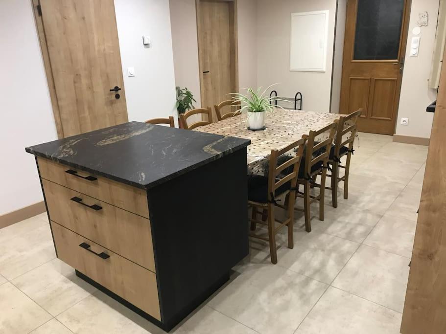 Paisible Logement Tout Equipe Pour 1 A 6 Personnes Ebersheim Luaran gambar